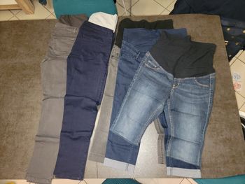 Lot 42 / 44  femme enceinte 