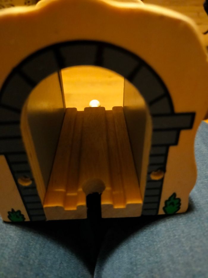 Rail tunnel de pierres grises - photo numéro 10