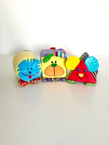 Trio peluches d’éveil chien chat souris PicWicToys TBE