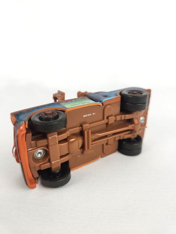 Voiture figurine Martin Disney Pixar Cars - photo numéro 5