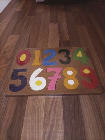 Puzzle chiffres 0 à 9 neuf joy toys