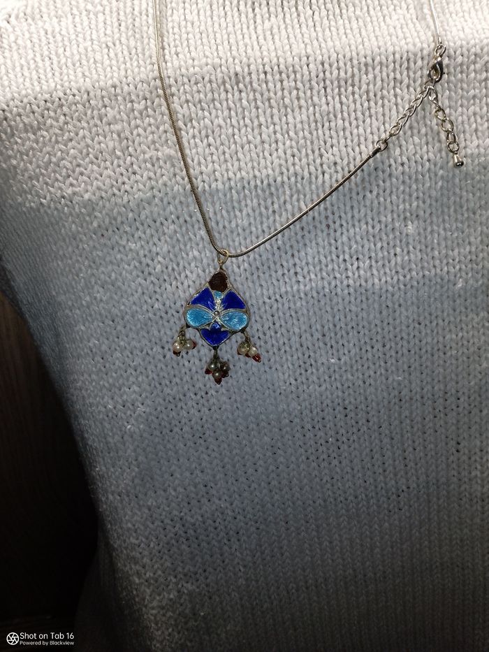 Collier émaillé a deux couleurs rouge et bleu - photo numéro 5