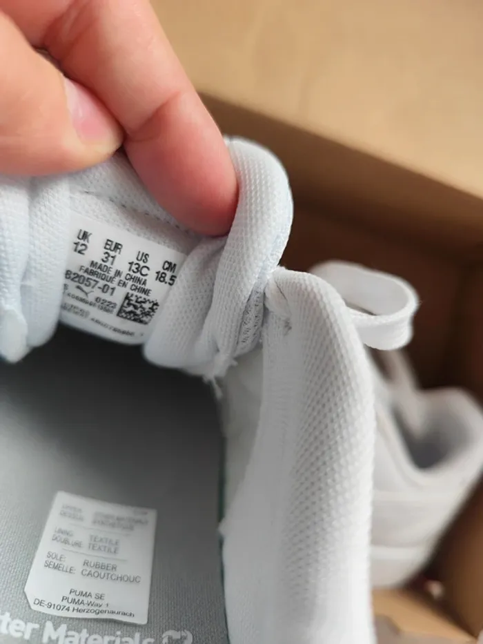 Paire de baskets blanches puma 31 neuf - photo numéro 6