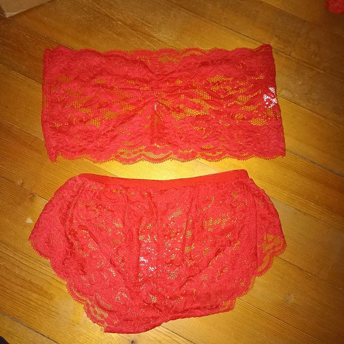 Ensemble dentelle rouge