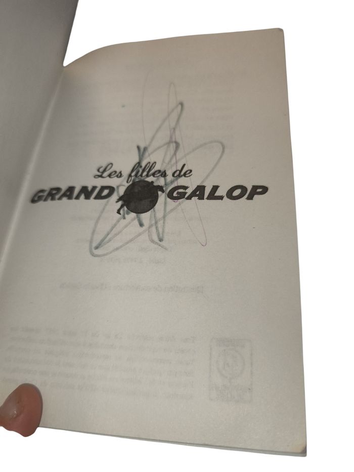 Livre les filles de grand galop secret et mensonges - photo numéro 5