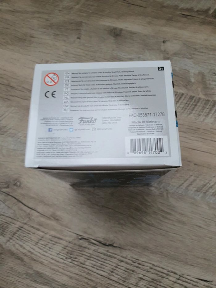 Funko pop tron #489 version chase GITD - photo numéro 6