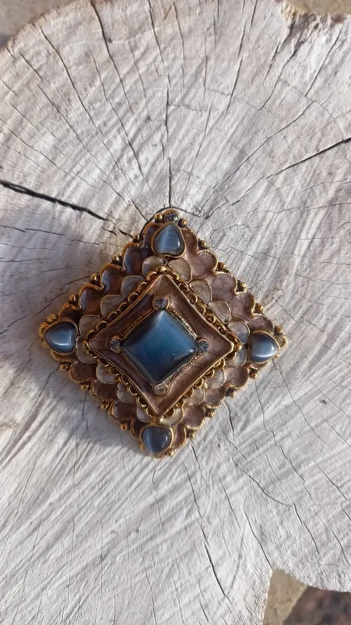 Broche vintage dorée et violine - photo numéro 2