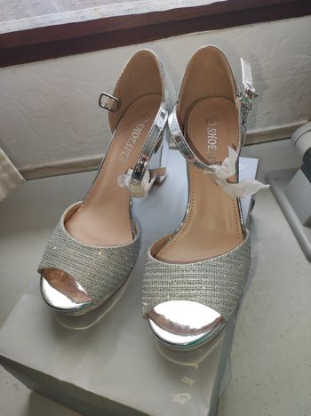 Chaussure à talon pointure 37 Neuf