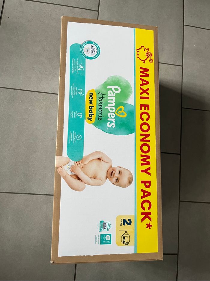 Un carton de couches Pampers harmonie