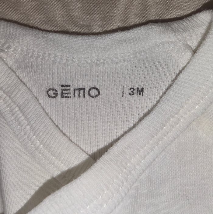 Bodie MC blanc 3 mois - photo numéro 4