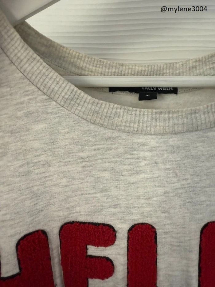 Sweat blanc crème avec écritures rouges "Hello" à manches longues - photo numéro 5