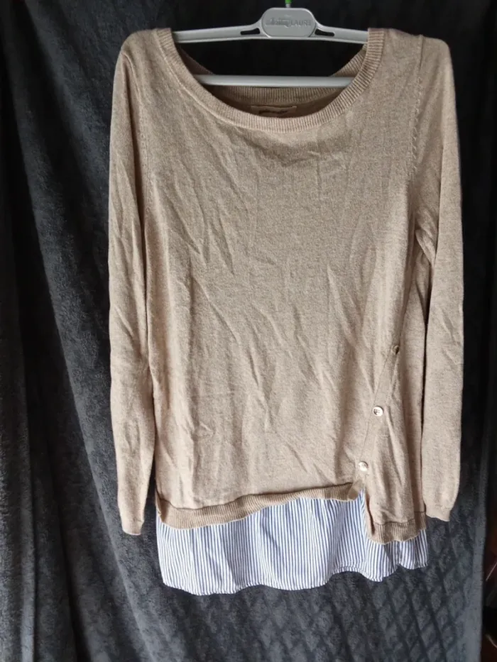 Pull effet chemise en bas taille M