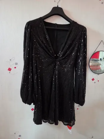 Magnifique robe mini a paillettes T M Cider neuve