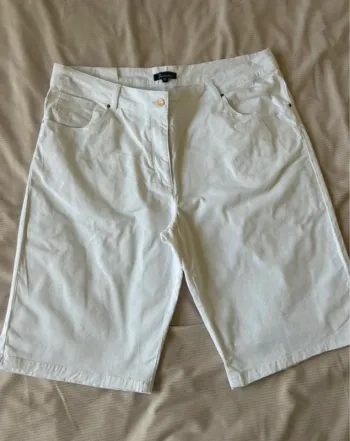 Bermuda  blanc Bermudes  Taille 48