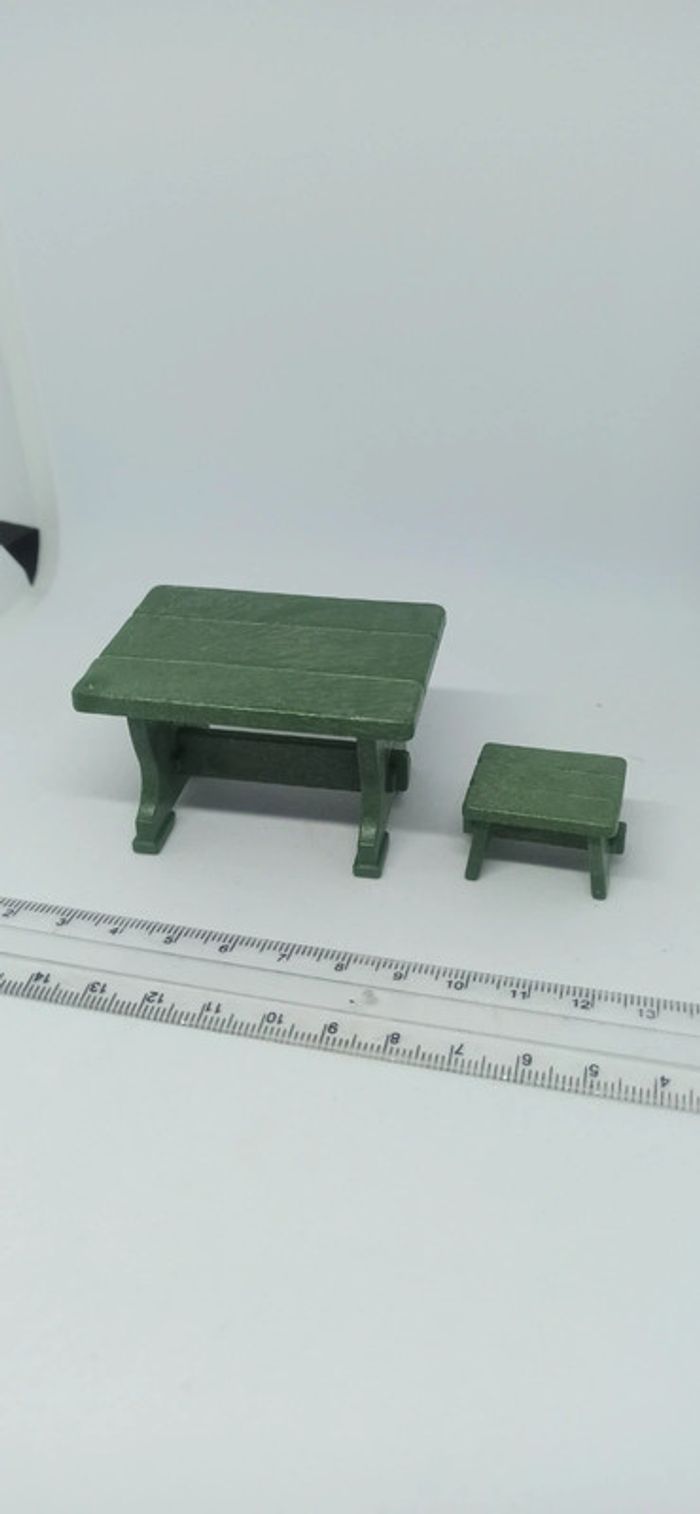Table bois vert et tabouret playmobil - photo numéro 3