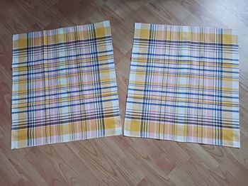 lot de 2 grandes serviettes de table à carreaux colorés Neuves