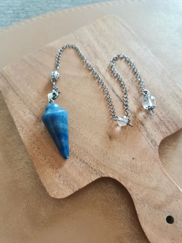 Pendule divinatoire radiesthésie bleu marine