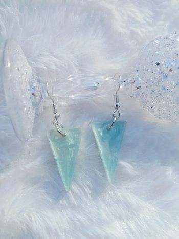 Boucles d'oreilles triangles bleu clair