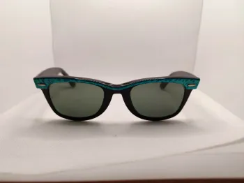 Lunettes de soleil Ray ban Wayfarer street neat turquoise fabriquées aux USA par bausch e Lomb