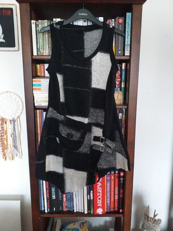 Robe en laine noire
