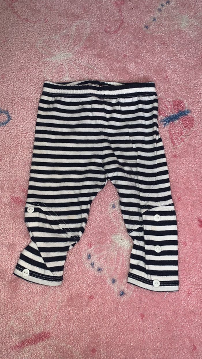 Lot de vêtements pantalon jupe short 6 mois - photo numéro 8