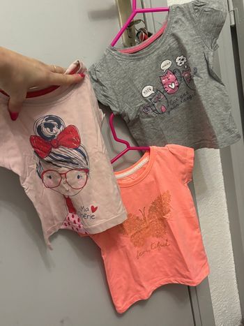 3 t-shirt manches courtes primark 12/18 mois