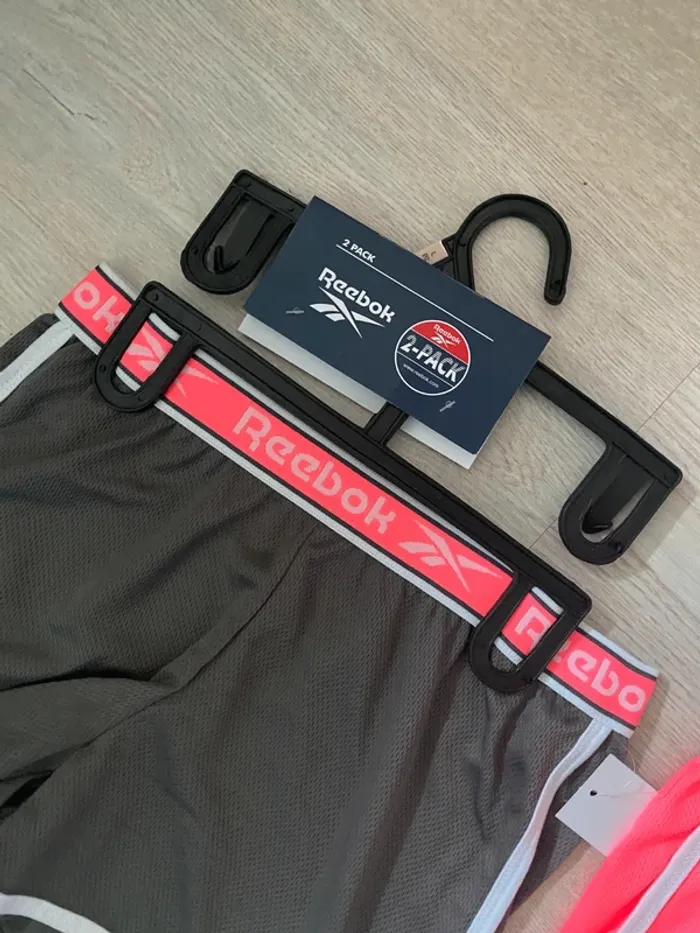 Lot de 2 shorts de sport Reebok 13 14 ans Neufs - photo numéro 4