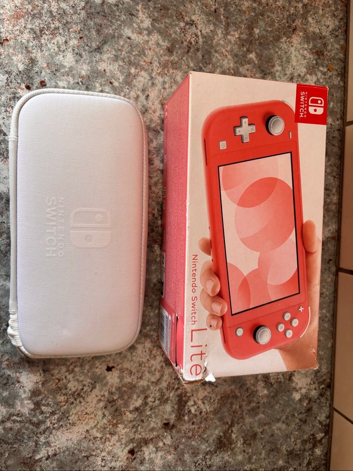 Nintendo Switch Lite - photo numéro 3