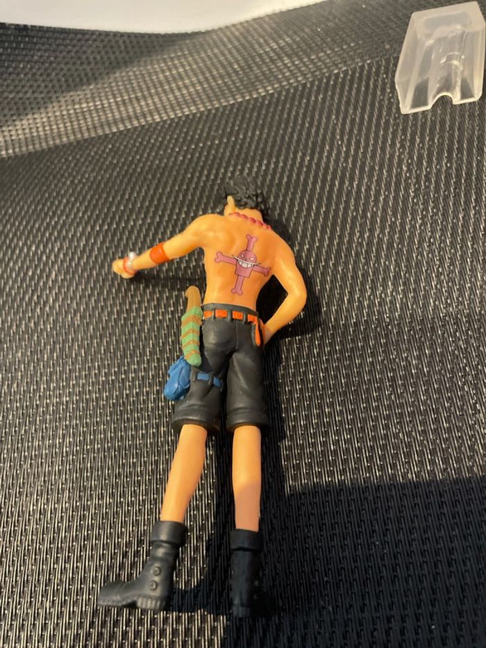 Figurine One Piece Ace Law’s ambition Bandai Portgas-D-Ace officiel - photo numéro 4