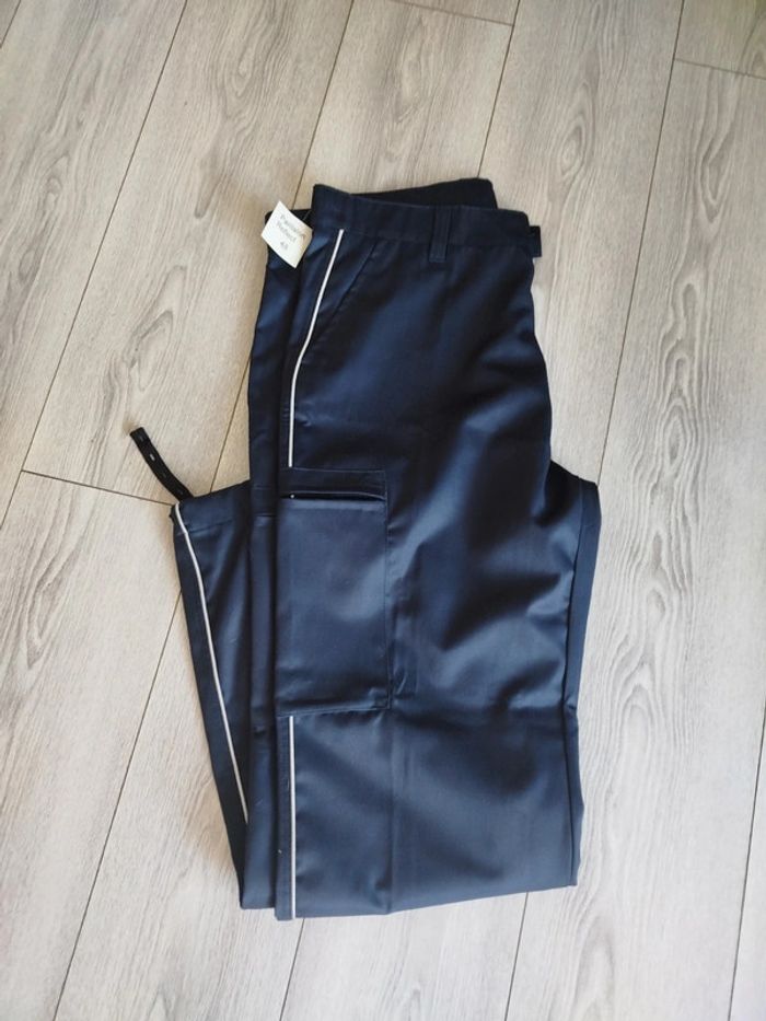 Pantalon homme d'ambulancier neuf taille 48 - photo numéro 10