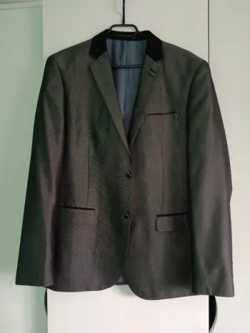 Costume homme gris noir légèrement satiné Taille 52/ 46