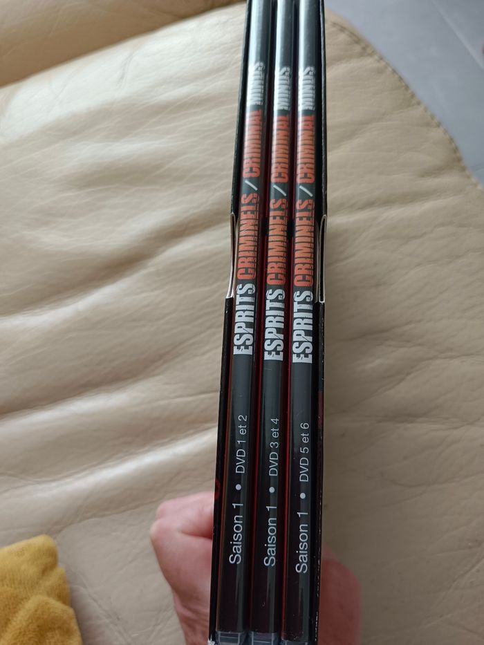 Coffret DVD esprits criminels saison 1 - photo numéro 3