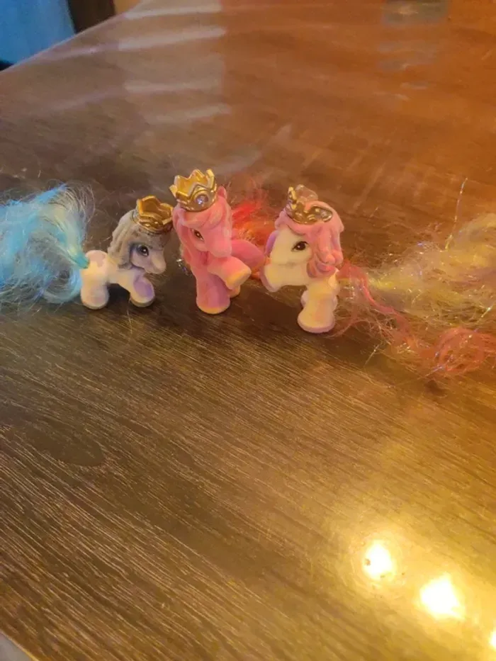 Figurines Filly Royale Swarovski (lot 12) - photo numéro 1