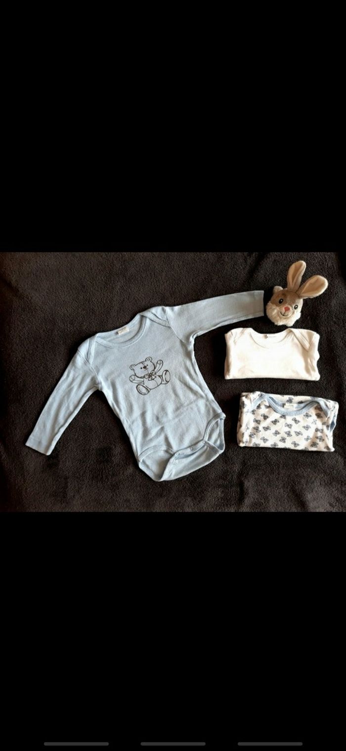 Lot bodies 6 mois mixtes