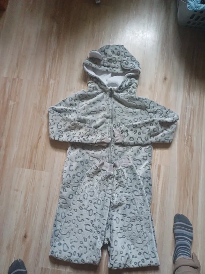 Combi Pyjama chaud une pièce leopard taille S - photo numéro 5