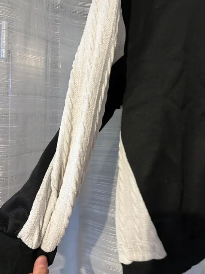 Pull noir et blanc - photo numéro 2