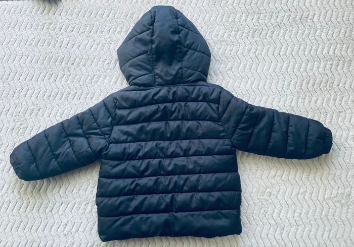 Doudoune matelassée KIABI, avec capuche intégrée. 18 mois - photo numéro 2