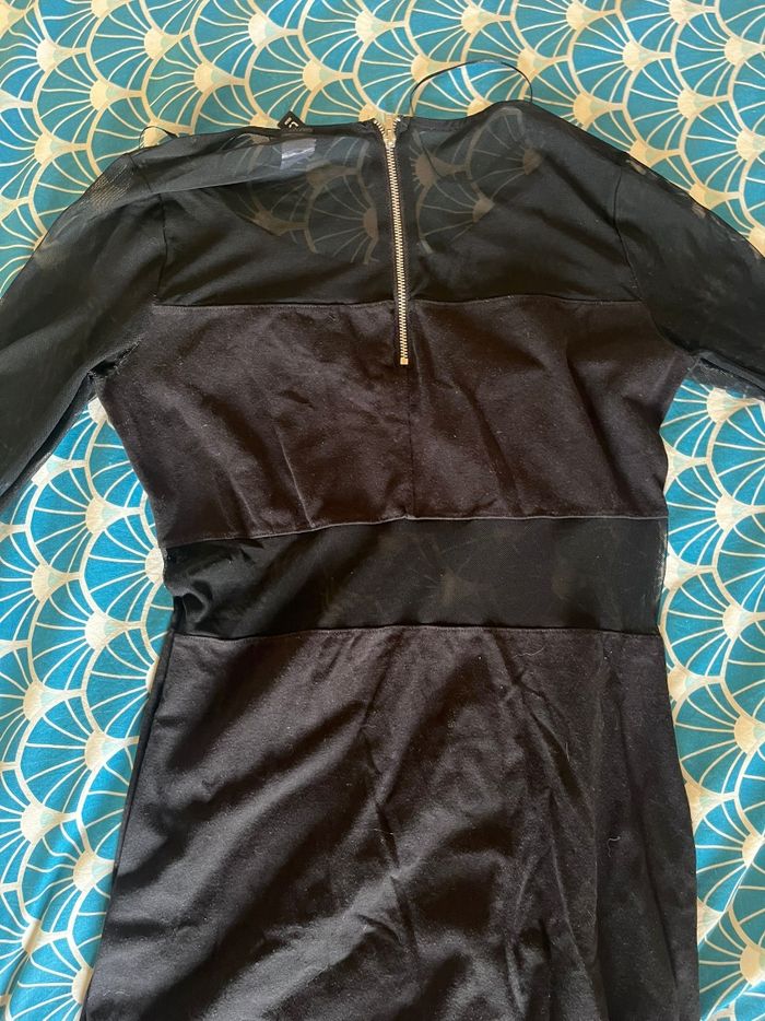 Robe noire mi-transparente - photo numéro 3