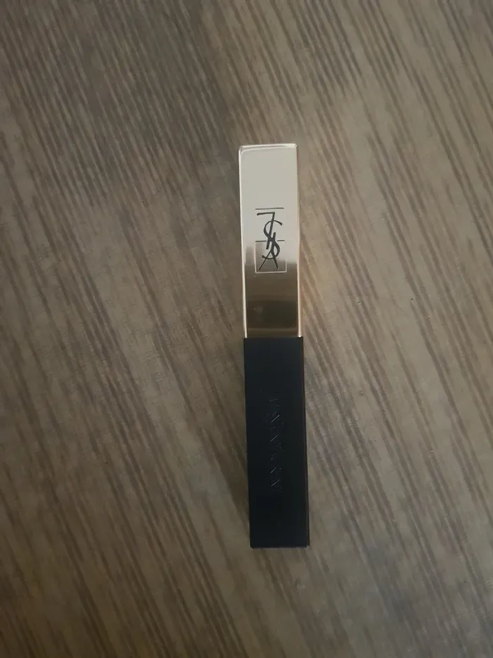 Rouge à lèvres Yves St Laurent - photo numéro 2