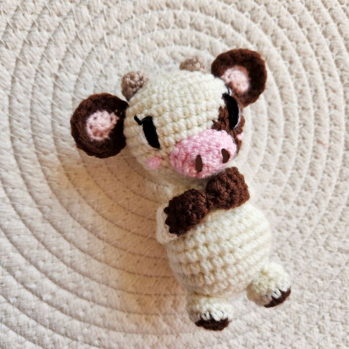 Doudou câlin lange Vanille la Vachette en crochet fait main cadeau de naissance anniversaire personnalisable - photo numéro 3
