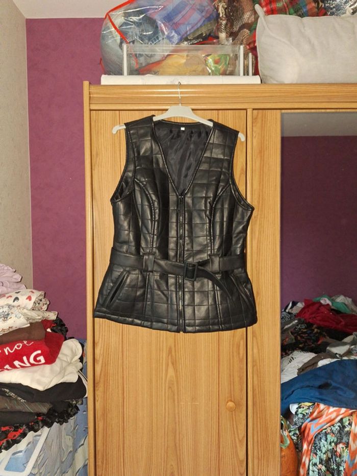 Blouson sans manches noir 40