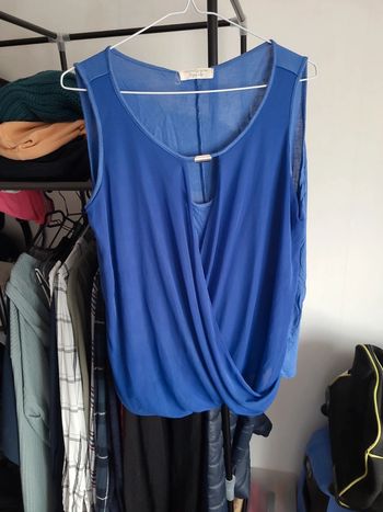 👚débardeur Cache Cache taille 2👚