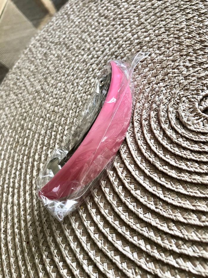 Pince à cheveux neuve