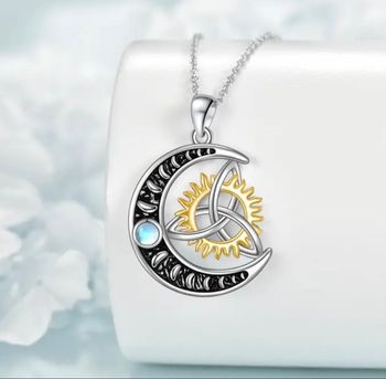 Collier lune et soleil  en argent
