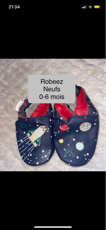 Chaussons en cuir Robeez 0-6 mois neufs