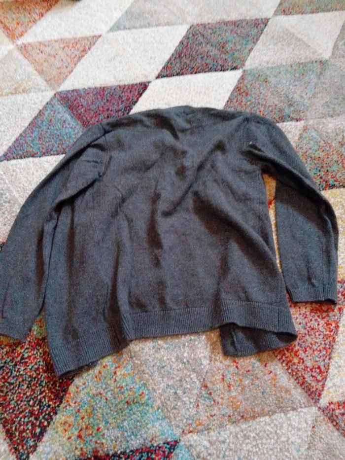 Gilet gris 6 ans - photo numéro 3