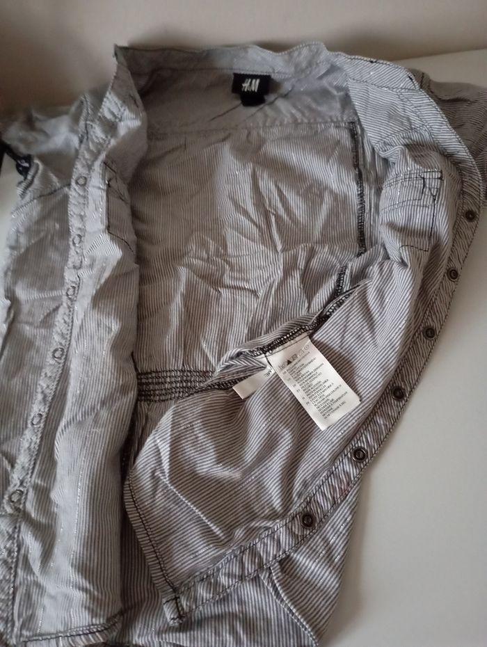 Chemisier  H &M. Manches courtes,coton rayé marine/blanc/argenté..12/16 ans,T32/36.Parfait état. - photo numéro 10