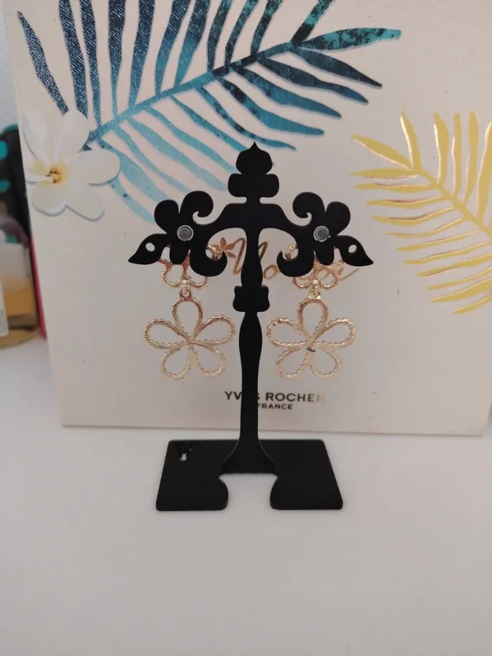 Boucles d'oreilles fleurs neuf en acier inoxydable - photo numéro 3
