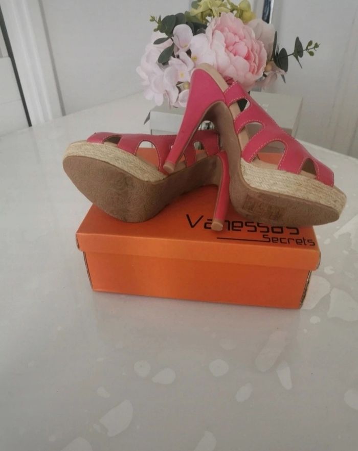🩷🤍Jolie Paires De Sandales Les Secrets De Vanessa 🩷🤍 - photo numéro 3