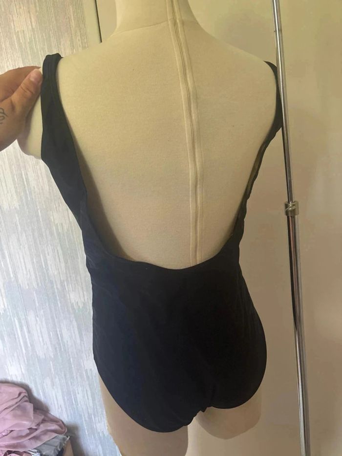 Maillot de bain 1 pièce taille 46 • - photo numéro 2